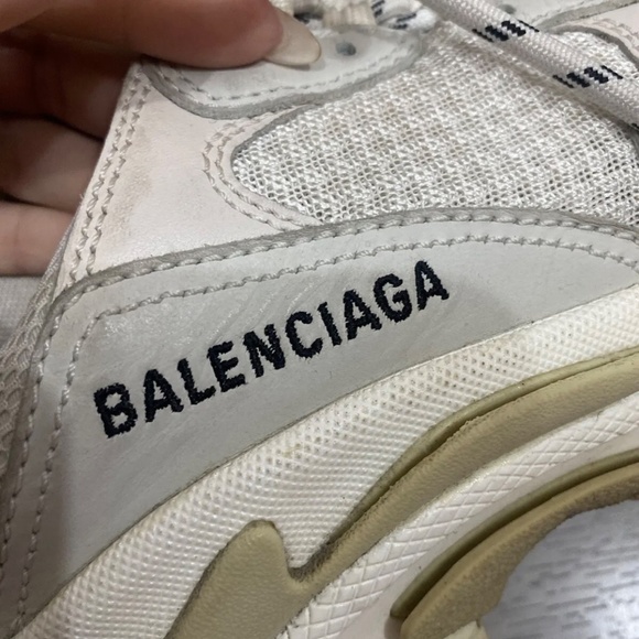Balenciaga Triple S Trainers - Picture 3 of 6